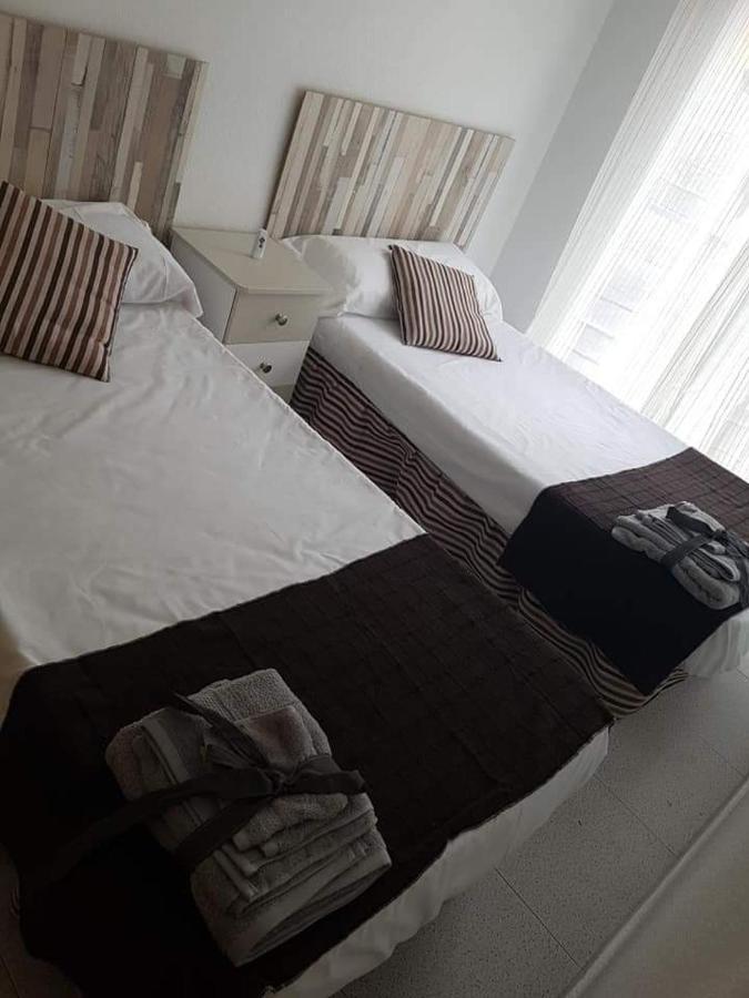 Apartamentos La Bastida Тотана Екстериор снимка