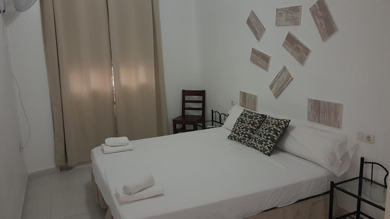 Apartamentos La Bastida Тотана Екстериор снимка