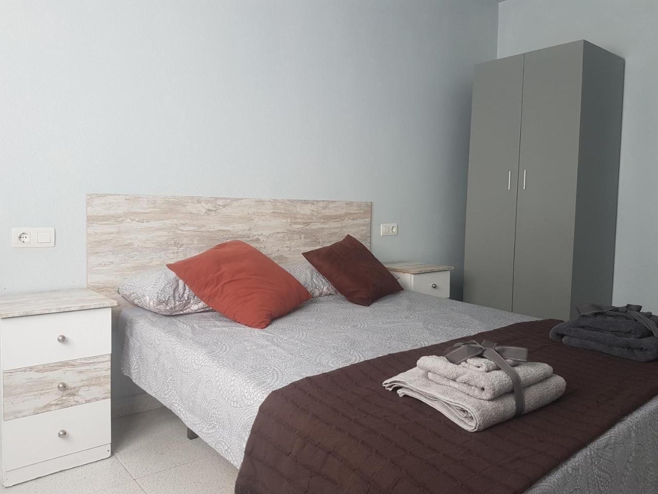 Apartamentos La Bastida Тотана Екстериор снимка