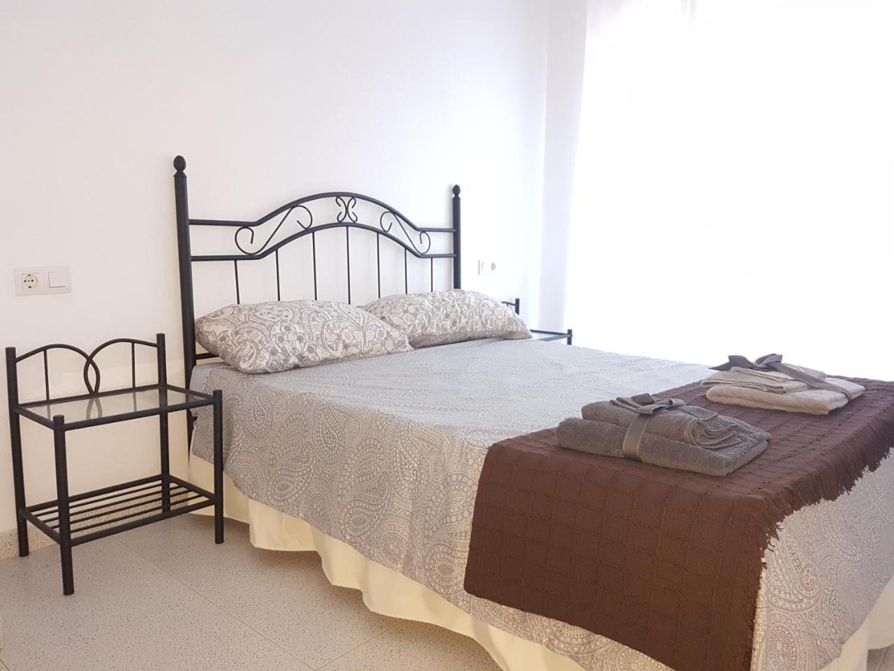 Apartamentos La Bastida Тотана Екстериор снимка